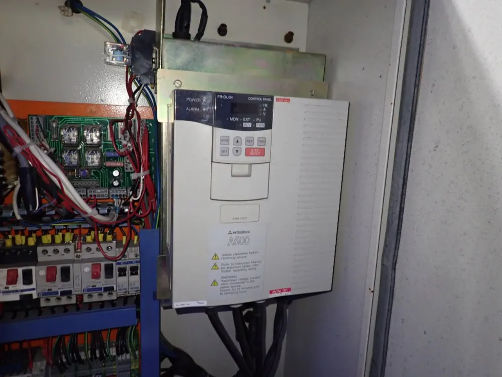 Clausing Colhester 17" X 53" Lathe - Triumph V/s