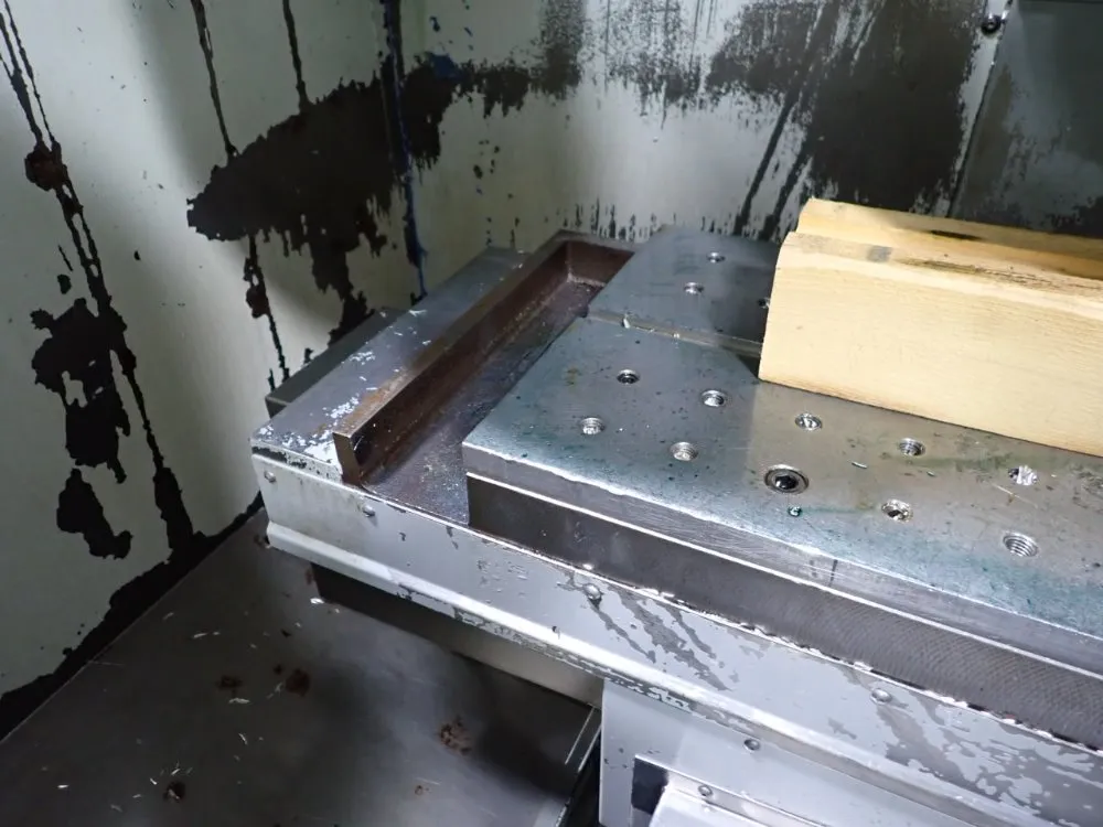 Haas 12" 29" Cnc Vmc - Mini-mill