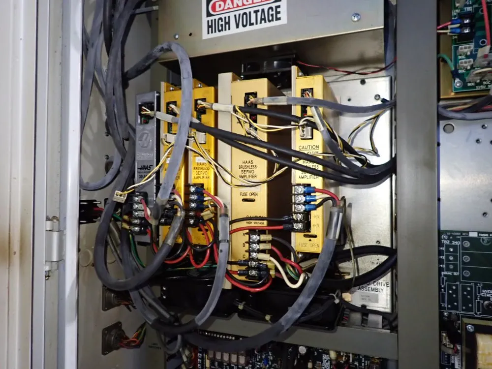 Haas 12" 29" Cnc Vmc - Mini-mill