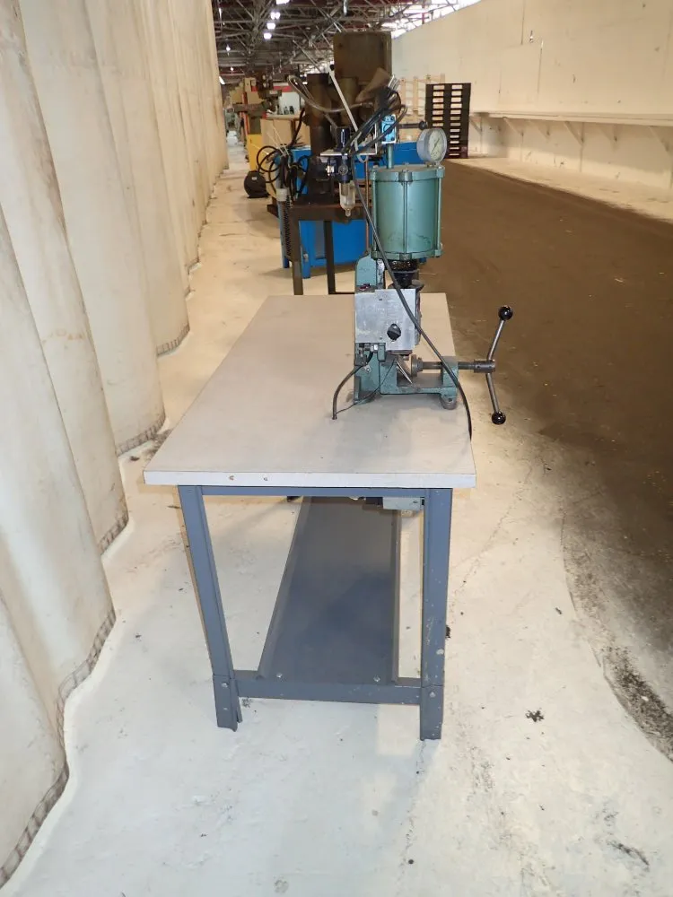 Hona Jector Injection Molder