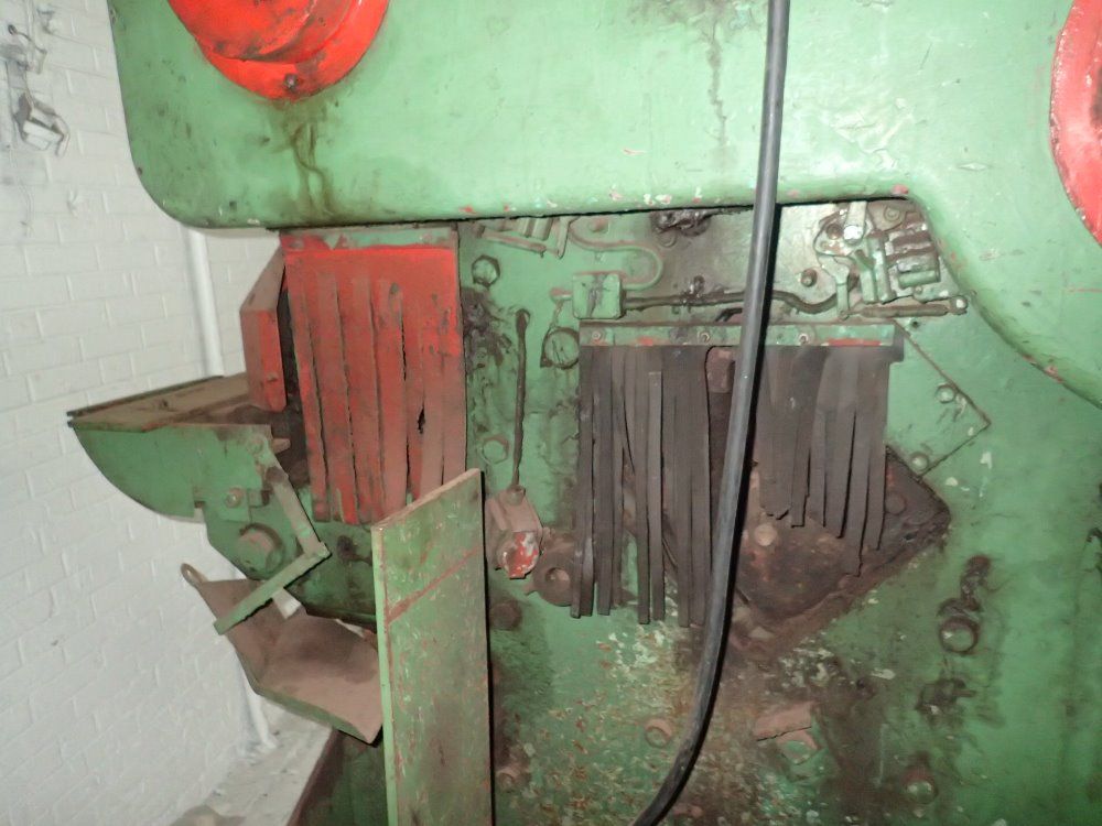 Pedding Haus Iron Worker