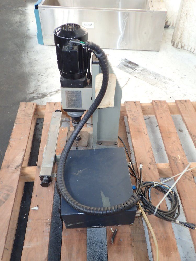 Taumel Orbital Riveter