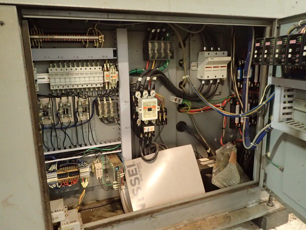 Nissei Plastic Industrial Injection Molder