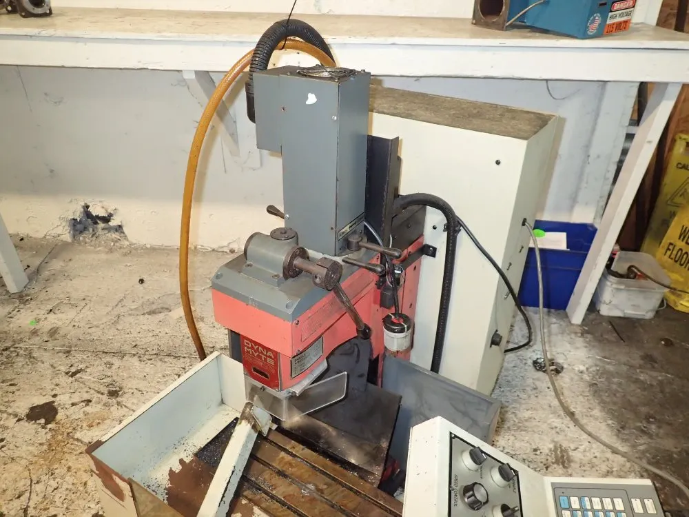 Dyna Myte Cnc Vertical Mill