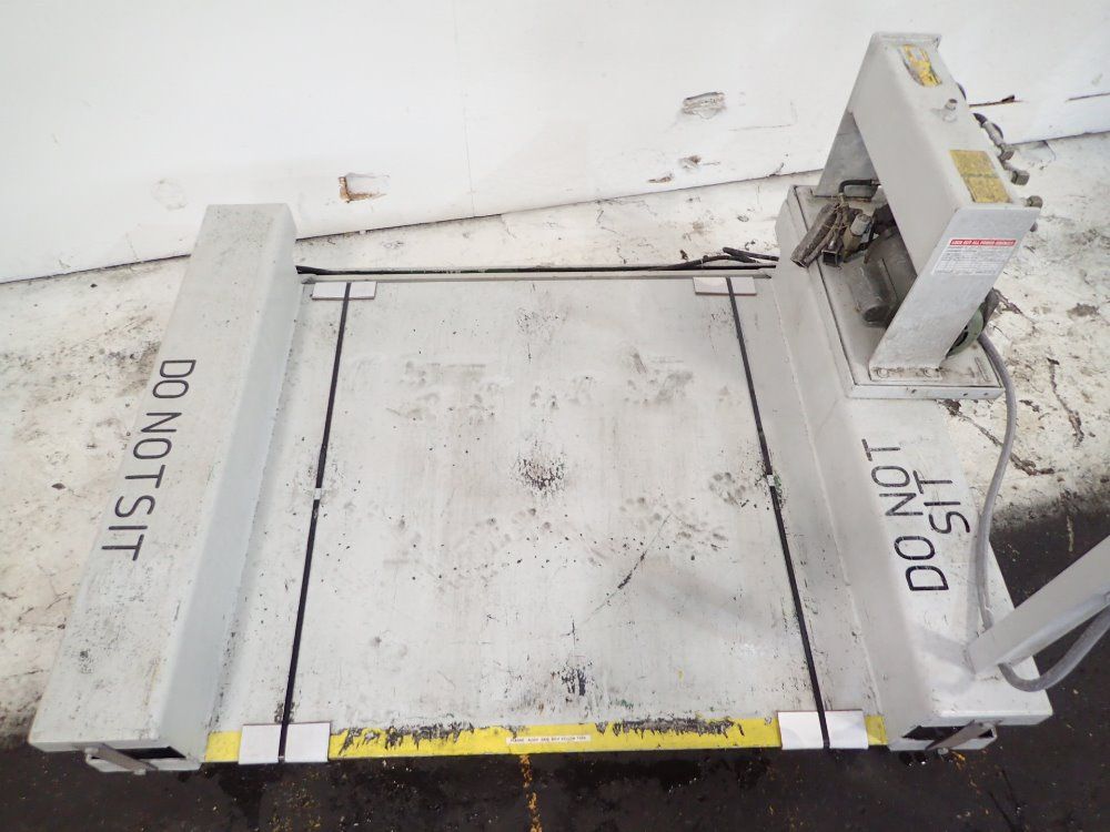 Air Technical Industries Lift Table