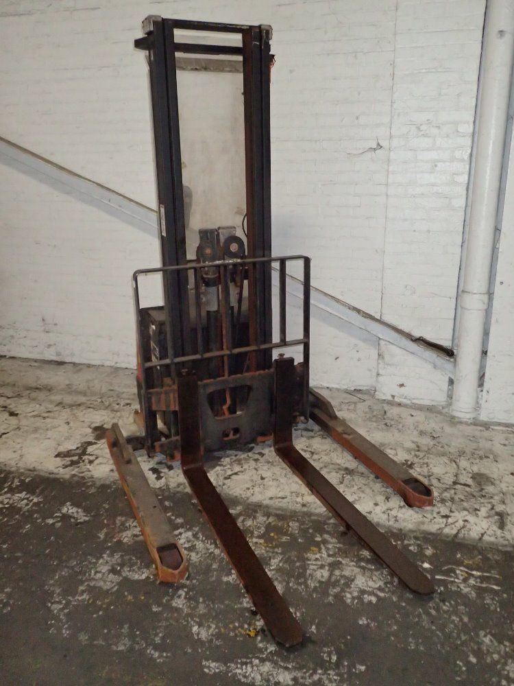 Prime Mover 2000# Electric Straddle Lift - Wsx25