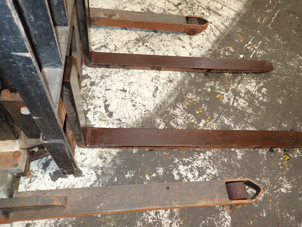 Prime Mover 2000# Electric Straddle Lift - Wsx25