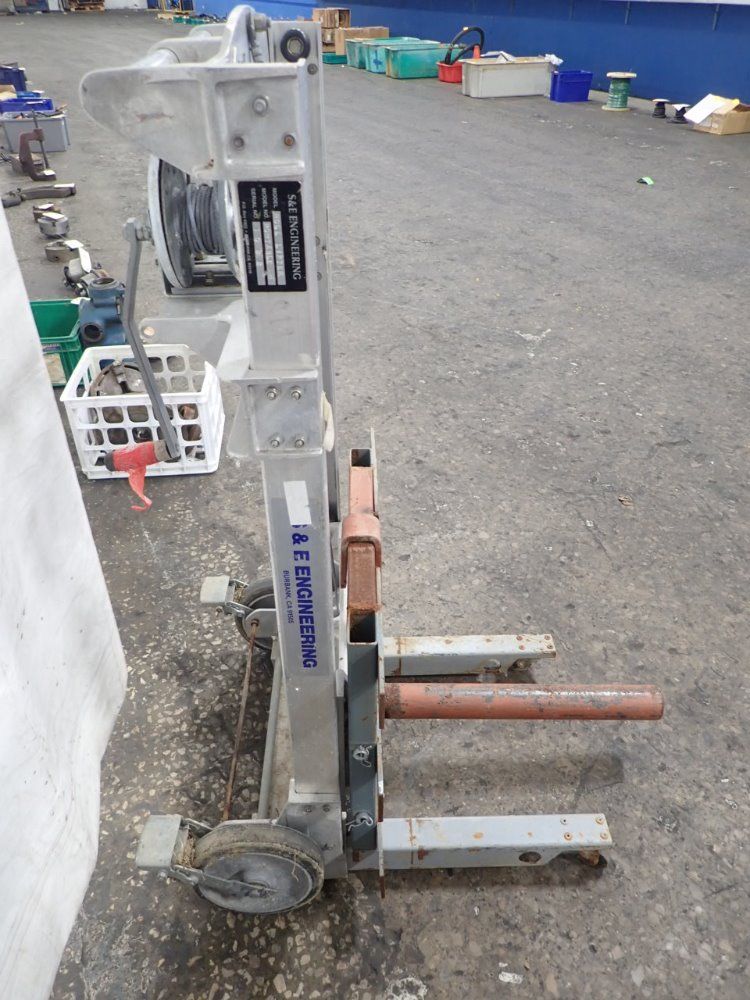 S & E Engingeering Coil Lift