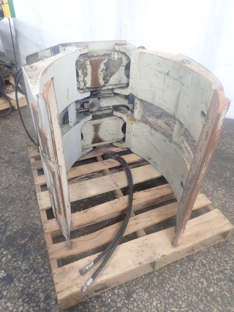 Cascade Drum Grabber Foklift Attachment