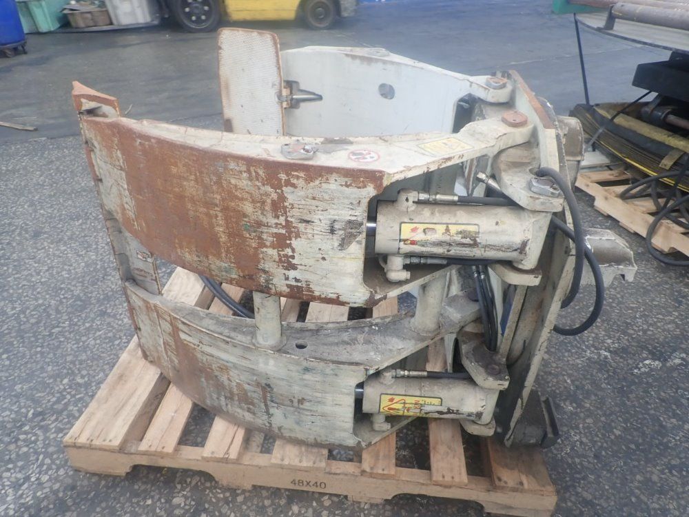 Cascade Drum Grabber Foklift Attachment