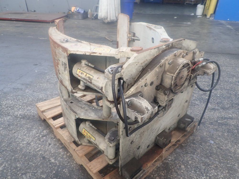 Cascade Drum Grabber Foklift Attachment