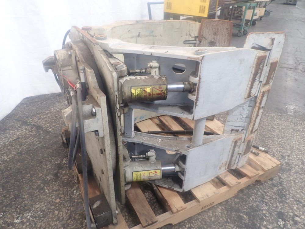 Cascade Drum Grabber Foklift Attachment