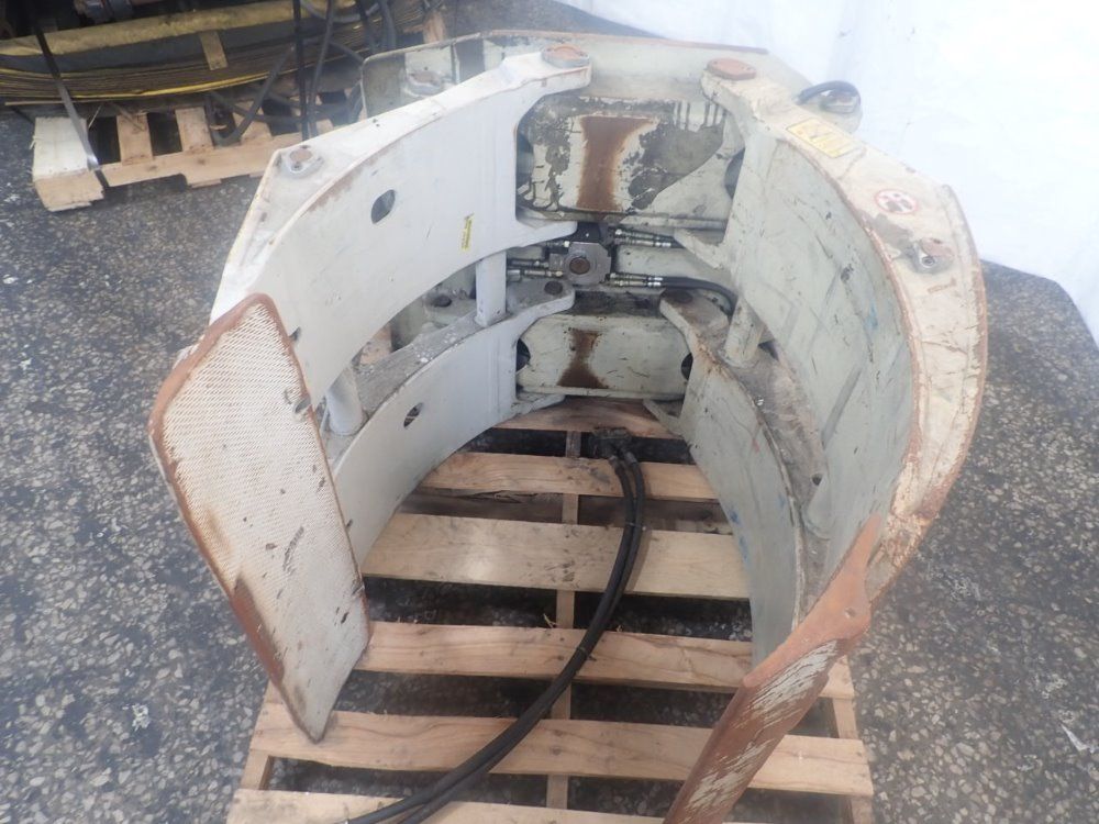 Cascade Drum Grabber Foklift Attachment