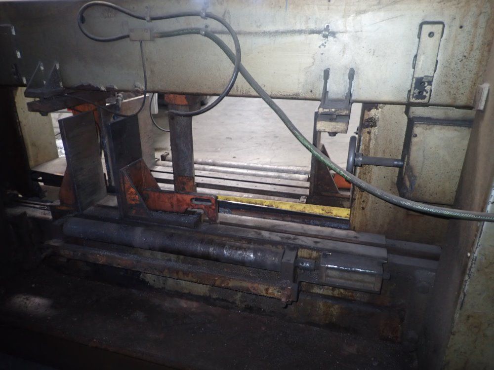 H E & M Horizontal Bandsaw