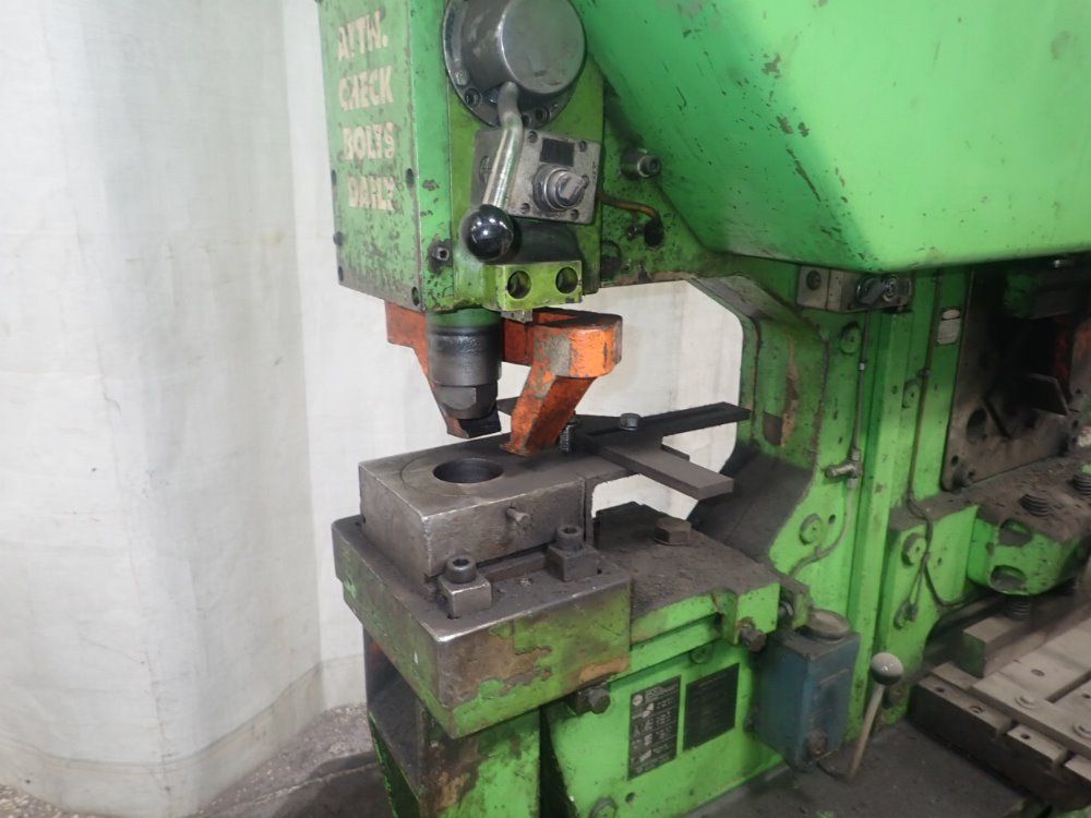 Muhr & Bender Ironworker