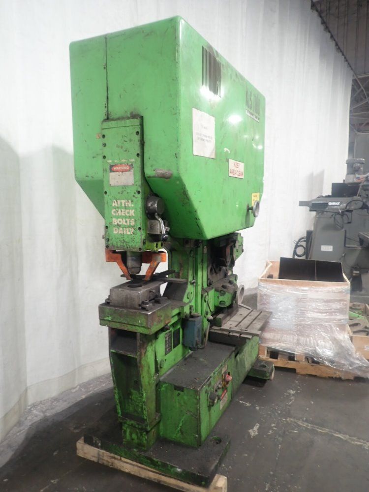 Muhr & Bender Ironworker