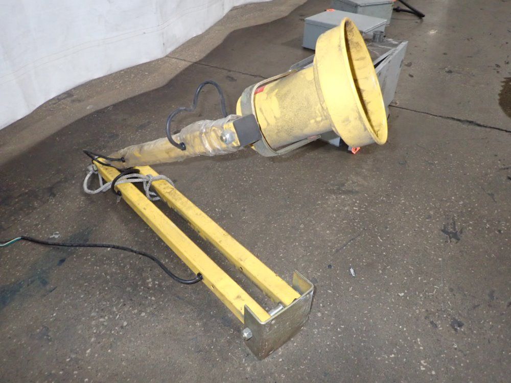 Wesco Adjustable Incandescent Dock Light