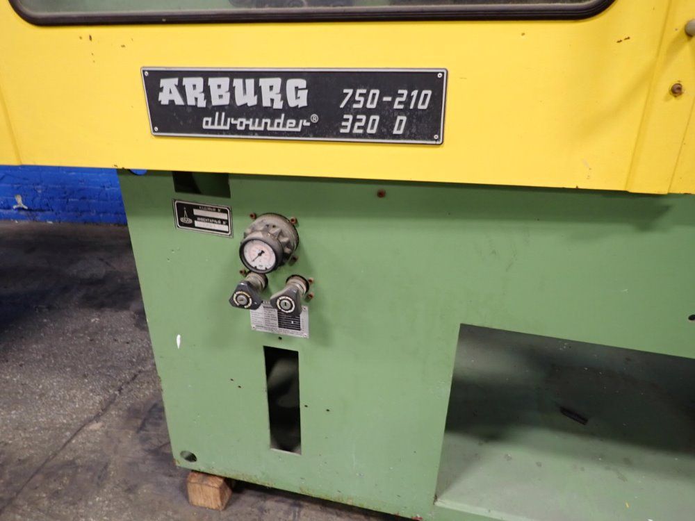 Arburg Injectioin Molder