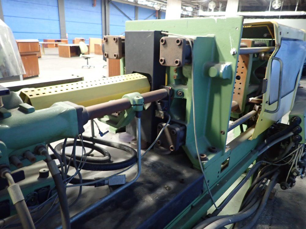 Arburg Injectioin Molder