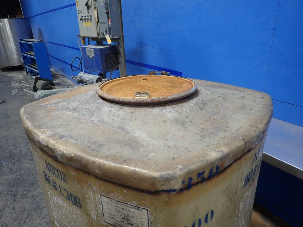 Fiberglass Reps. Fiberglass Tank