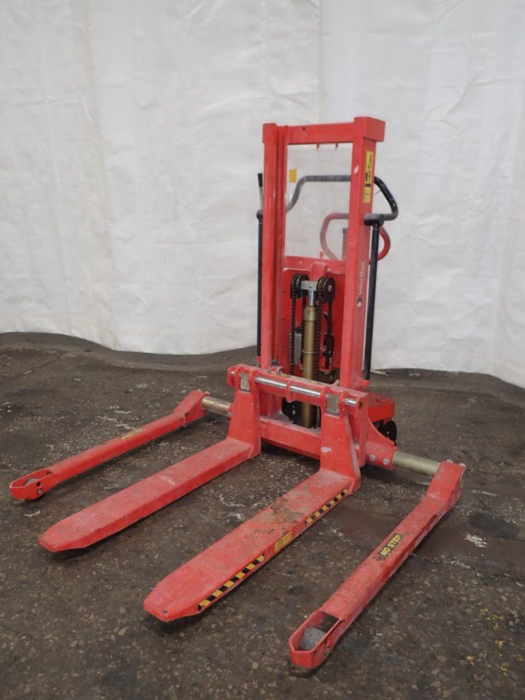Interthor Electric Straddle Lift
