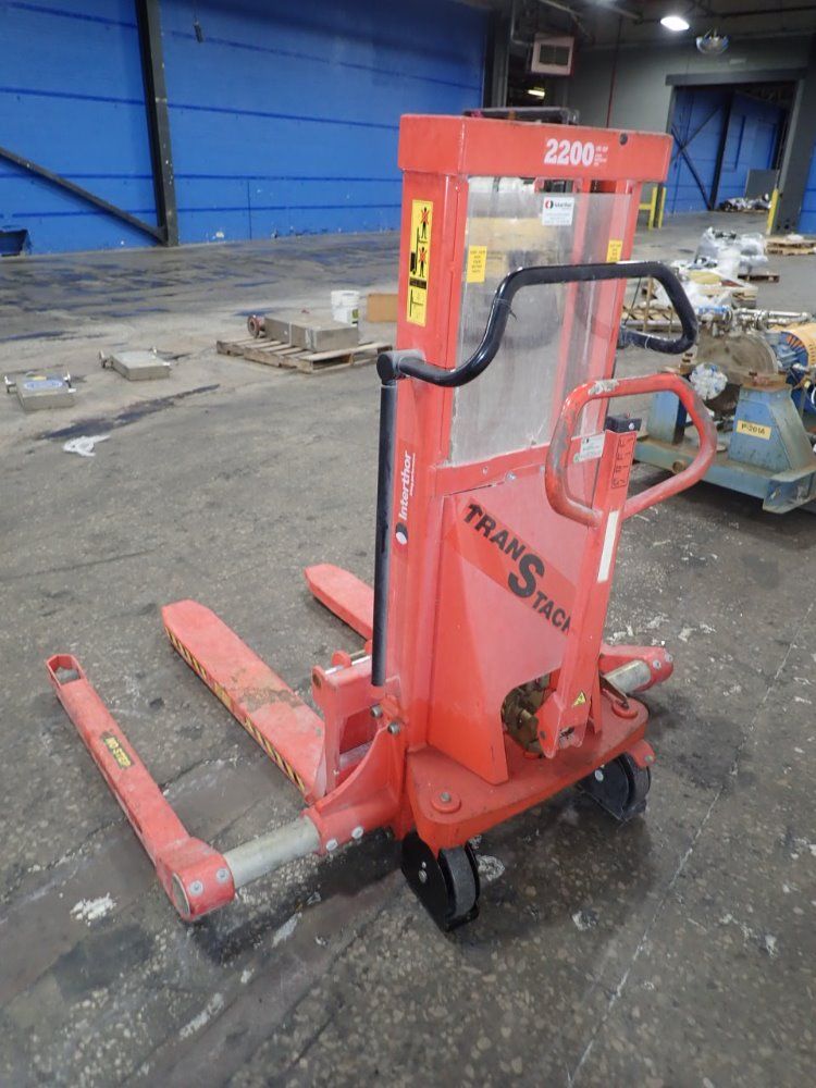 Interthor Electric Straddle Lift