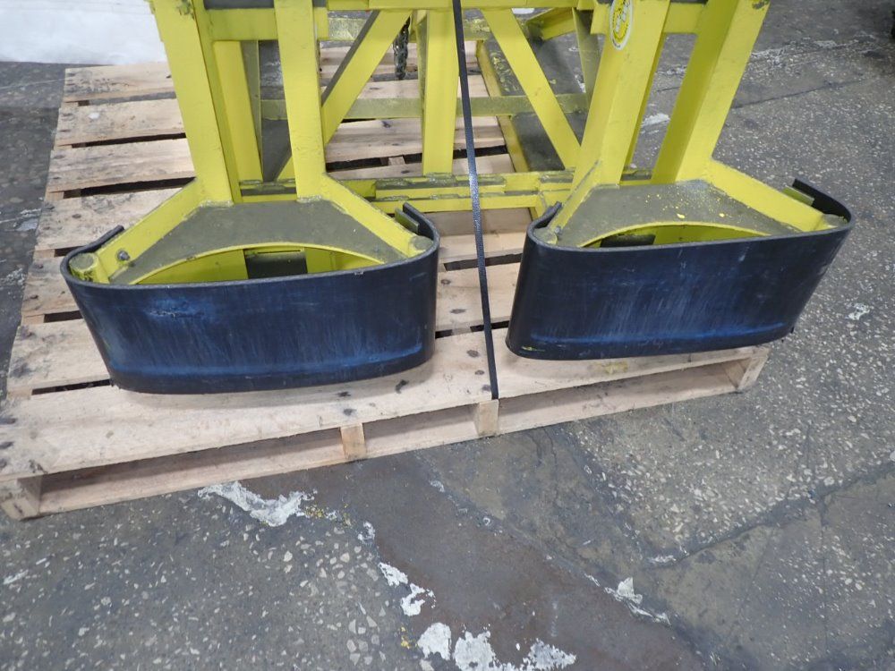 Lift-o-matic Electric Straddle Lift