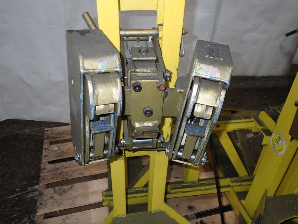 Lift-o-matic Electric Straddle Lift
