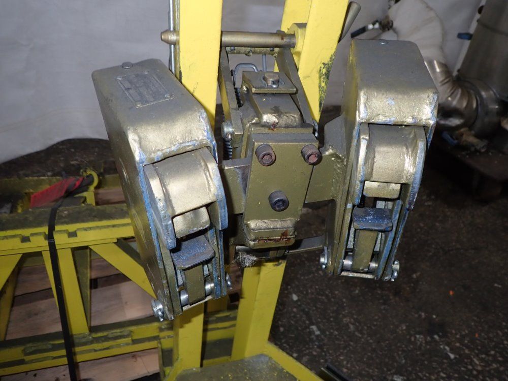 Lift-o-matic Electric Straddle Lift