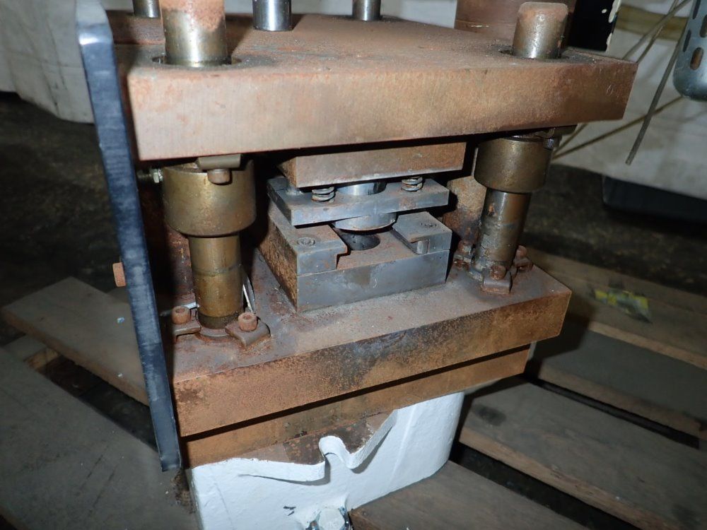 Air-hydraulics Press