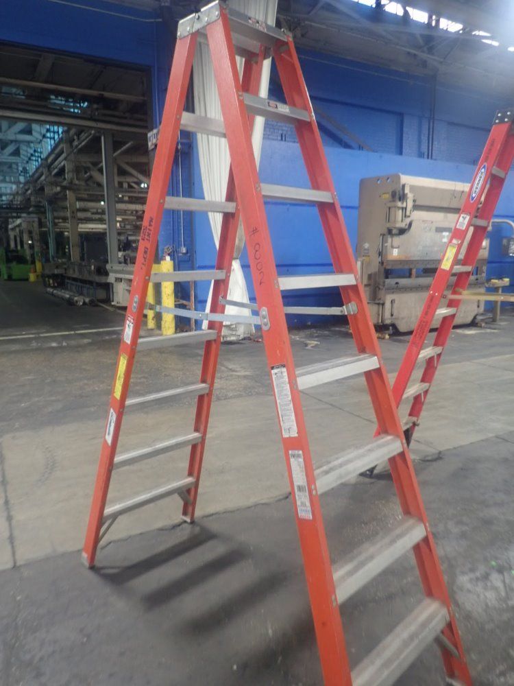 Lousiville 8' Fiberglass Aluminum Ladder