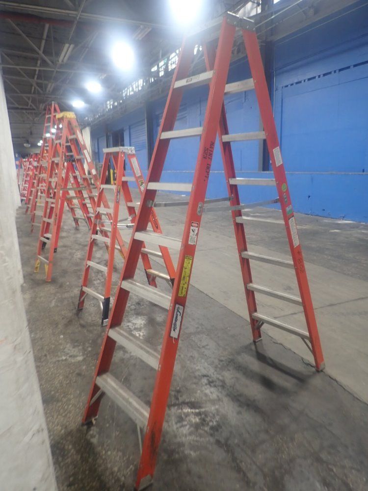 Lousiville 8' Fiberglass Aluminum Ladder