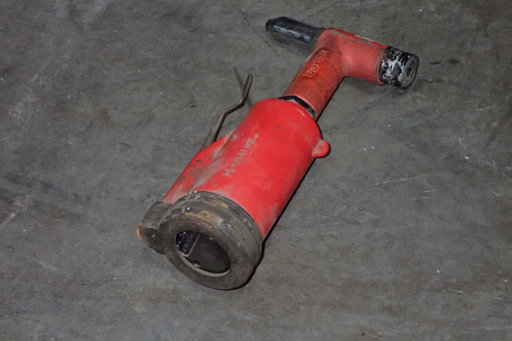 Dayton Pneumatic Rivet Gun