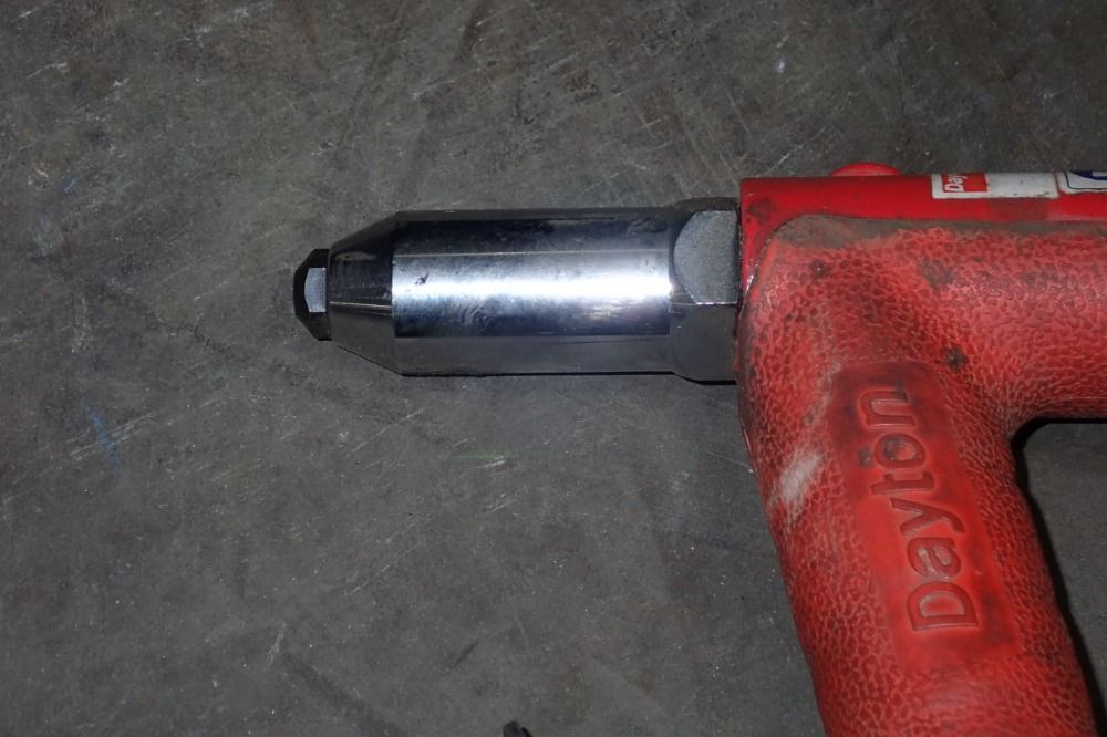 Dayton Pneumatic Rivet Gun