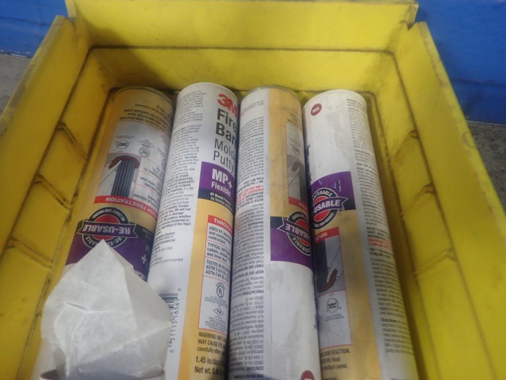 3m / Whitlam Putty Stix / Cleaner