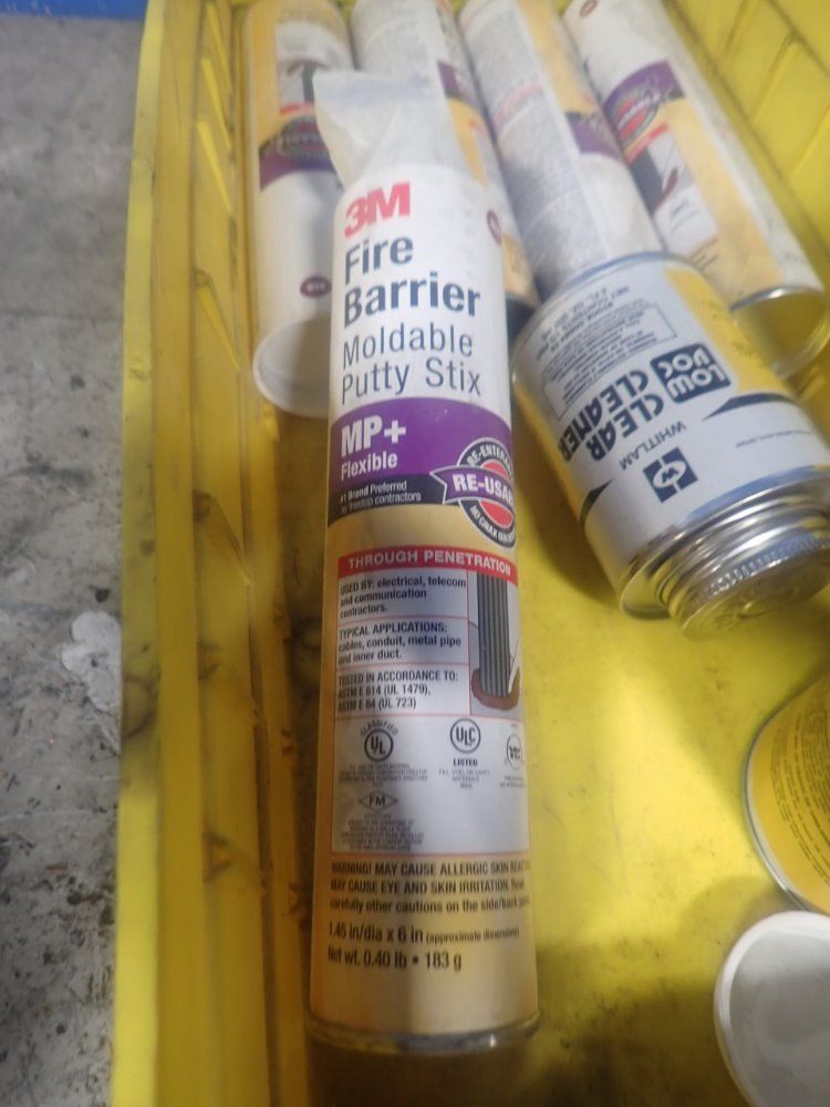 3m / Whitlam Putty Stix / Cleaner