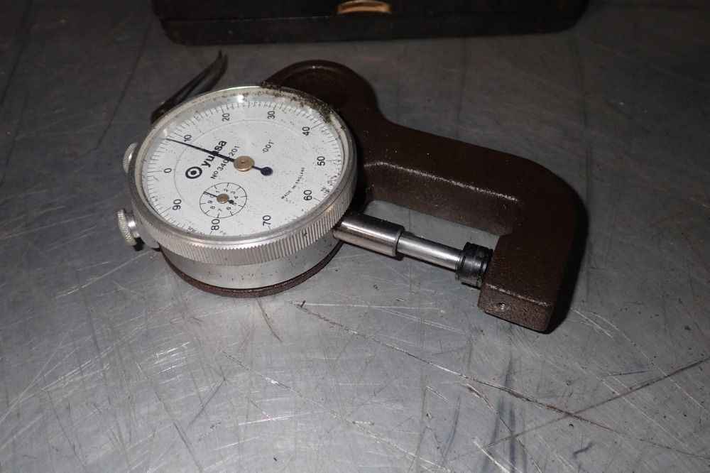 Yuasa Level Micrometer