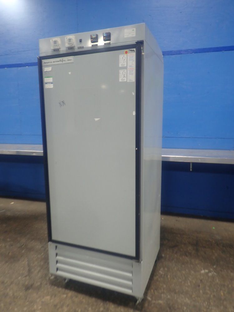 Powers Scientific Environmental Chamber