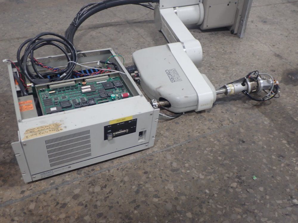 Seiko Robot With Control