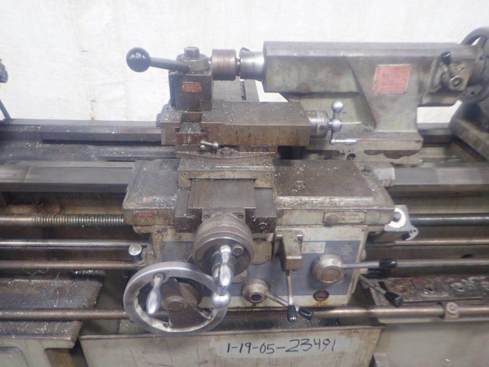 Korea Heavy Machinery Gap-bed Lathe