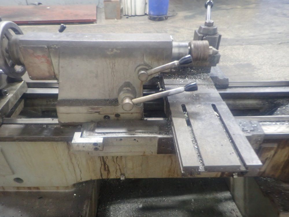 Korea Heavy Machinery Gap-bed Lathe