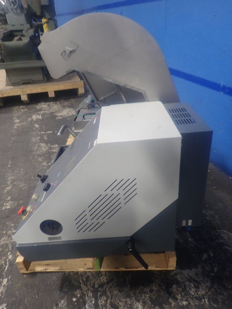 Struers Table Top Cut Off Machine