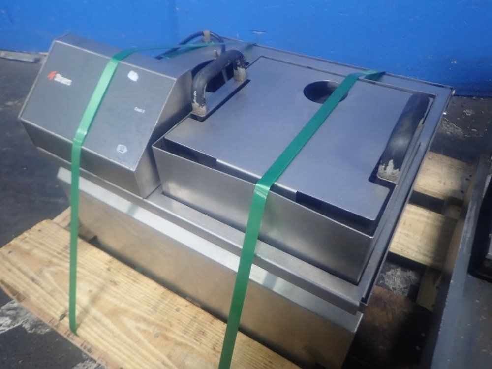 Struers Table Top Cut Off Machine