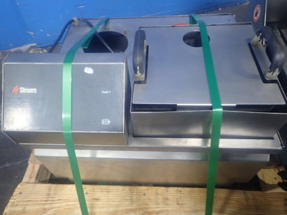 Struers Table Top Cut Off Machine