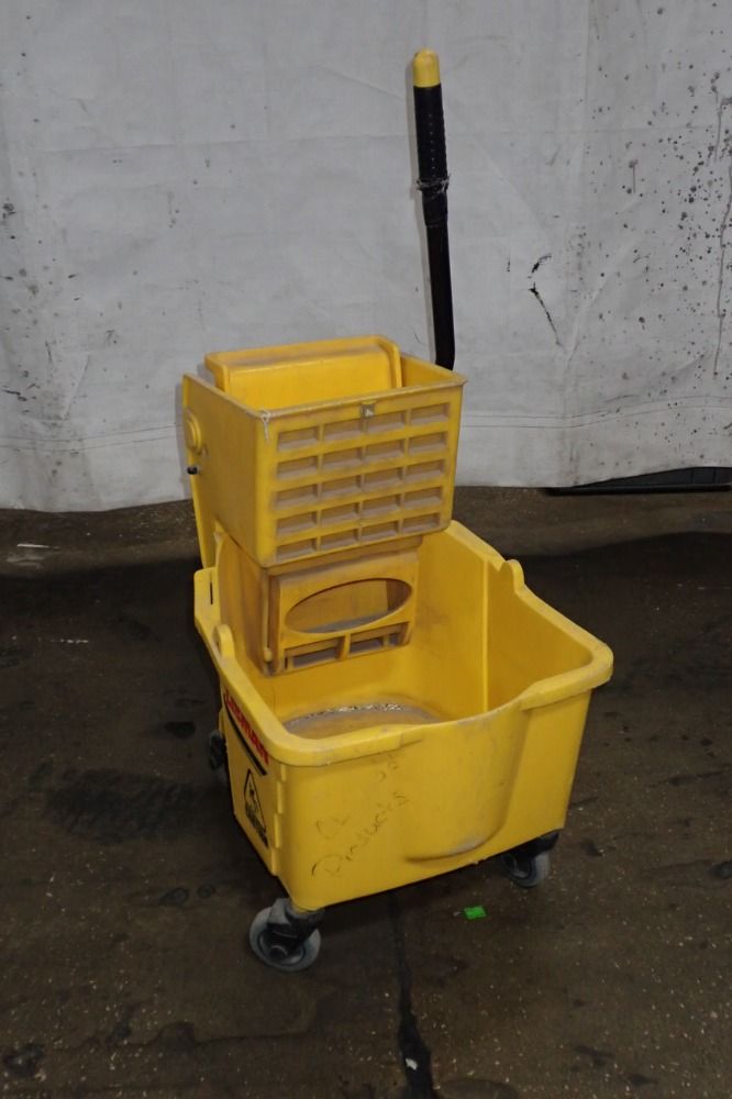 Libman Portable Mop Bucket With Wringer