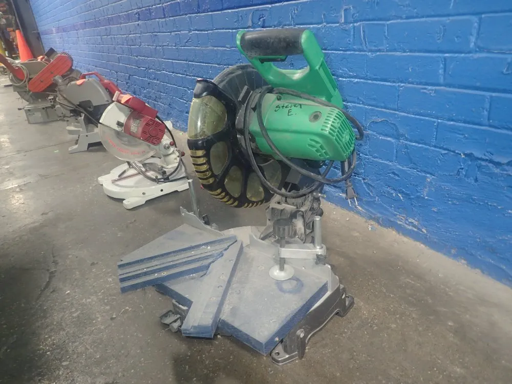 Hitachi Compound Miter Saw
