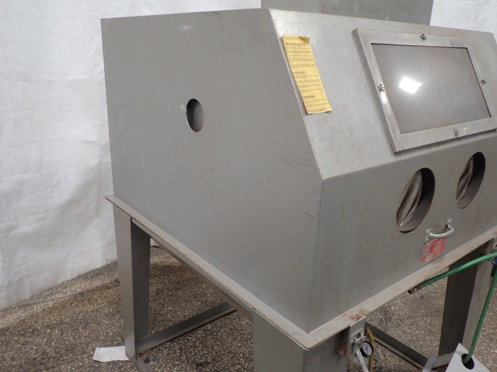 Trinco Blast Cabinet