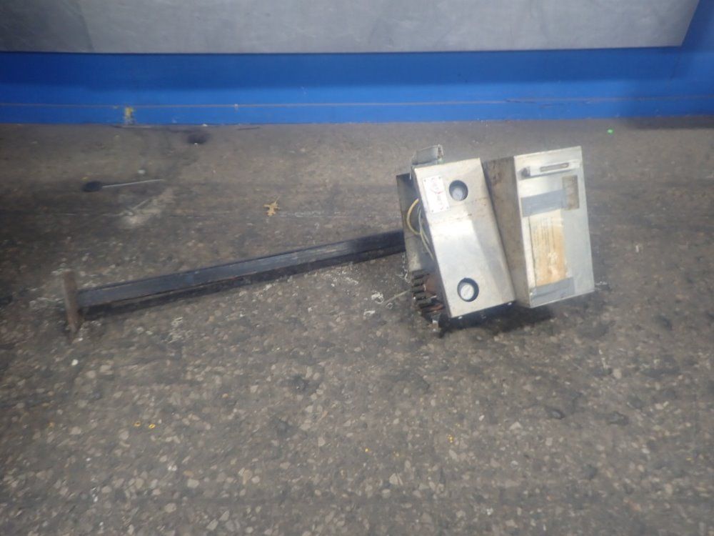 Jet Set Compound Dispenser