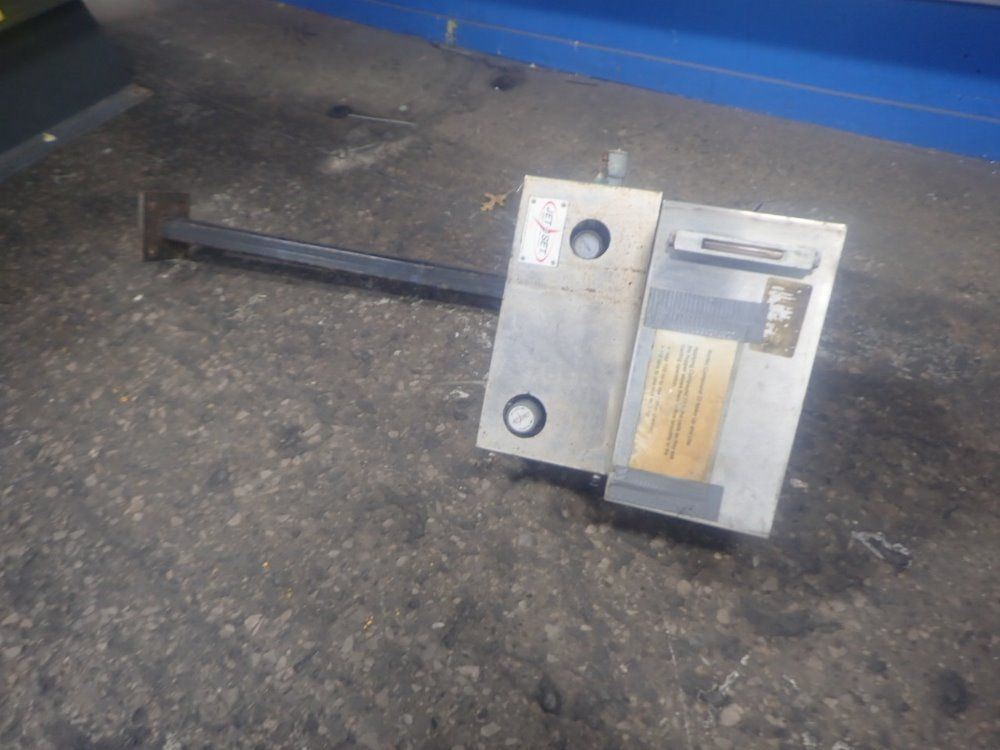 Jet Set Compound Dispenser