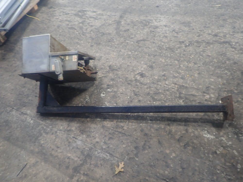 Jet Set Compound Dispenser